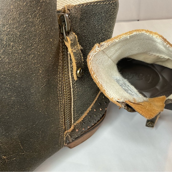 Reef Adora studded detail rustic distressed faux leather ankle boots women’s 7 - Picture 5 of 6